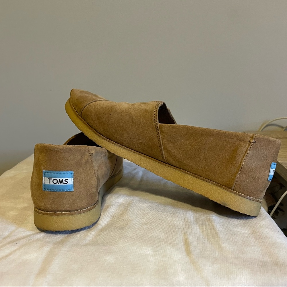 Women’s Tom’s shoes. Brand new, worn once. Size 10